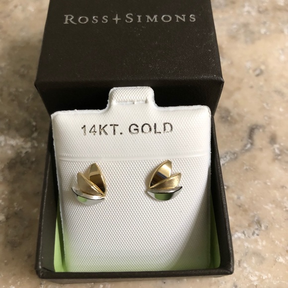 14k two tone yellow gold leaf shaped earrings. - Picture 3 of 4
